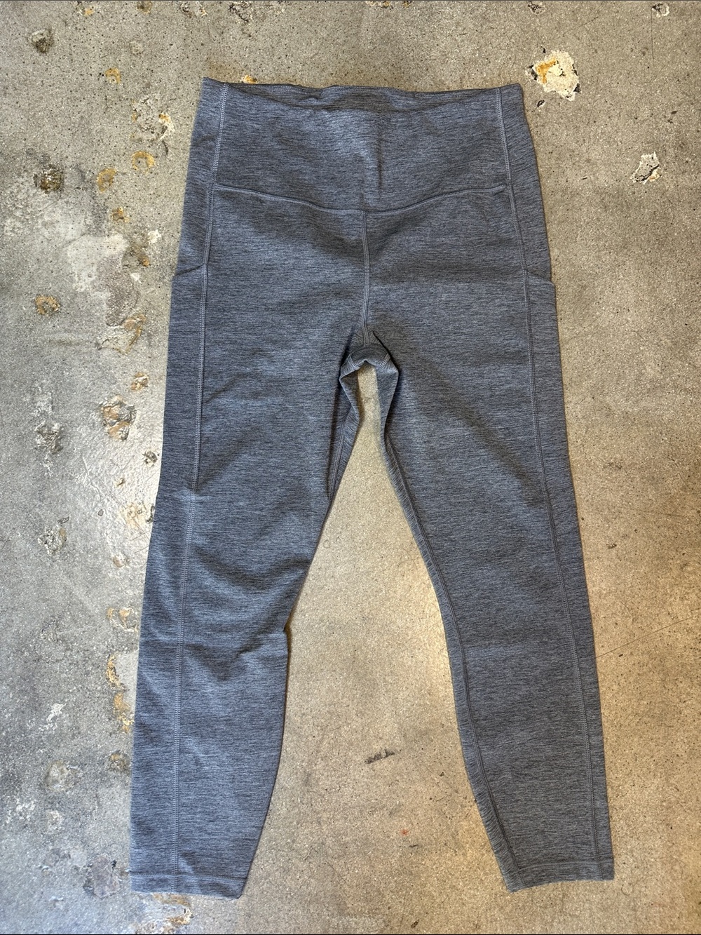 Athleta Ultimate Stash Pocket 7/8 Tight in Heathered Gray